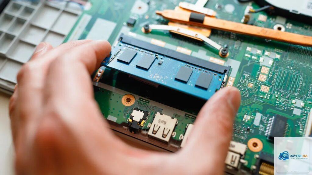 cách nâng cấp RAM laptop