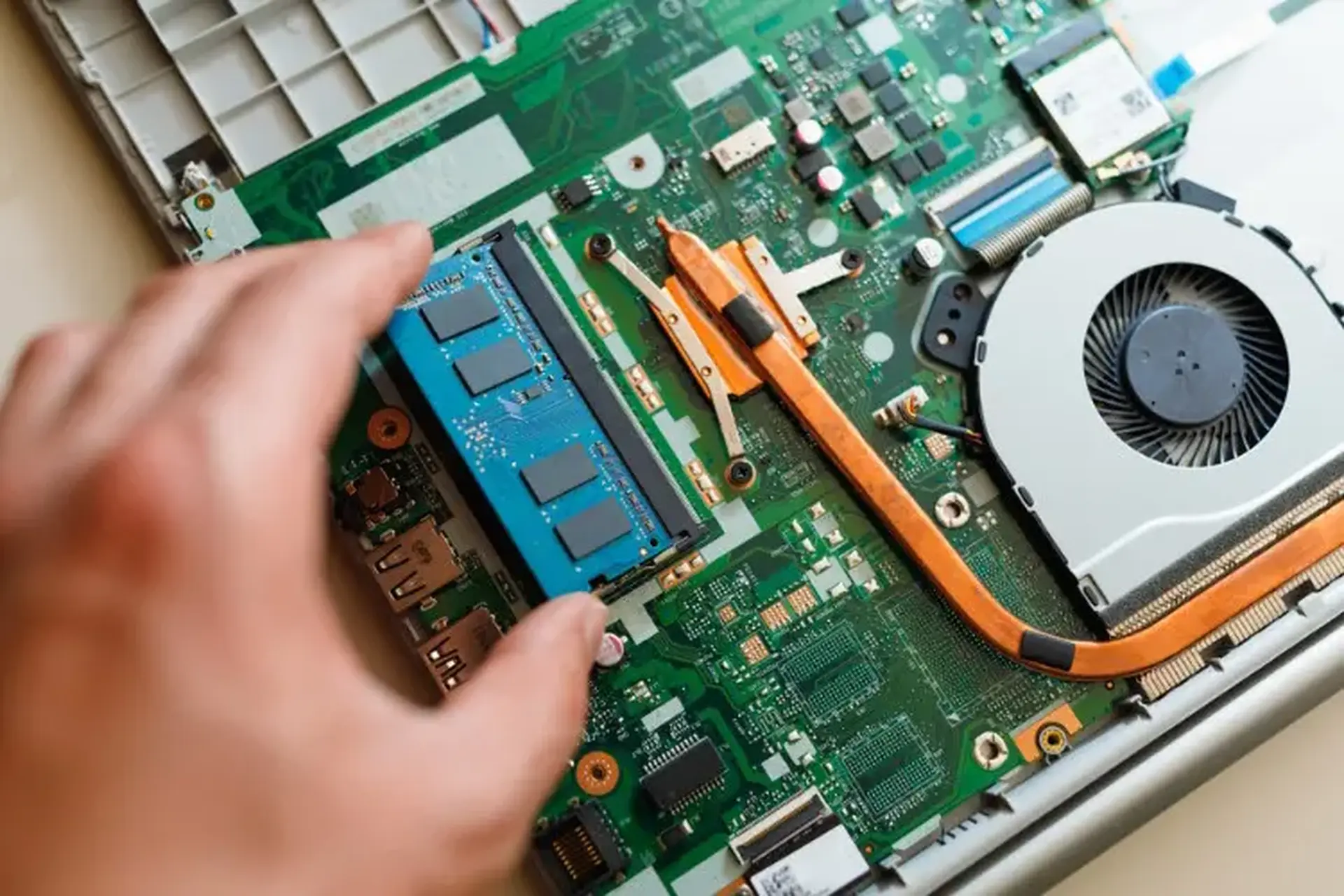 cách nâng cấp RAM laptop - Hình 4
