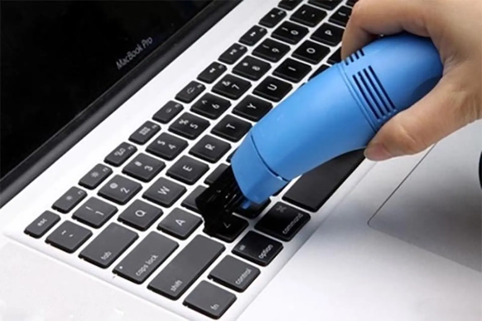cách vệ sinh bàn phím laptop - Hình 2