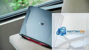 laptop chơi game không mượt