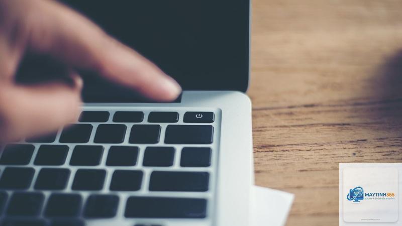 laptop màn hình bị đen nhưng máy vẫn chạy - Hình 2