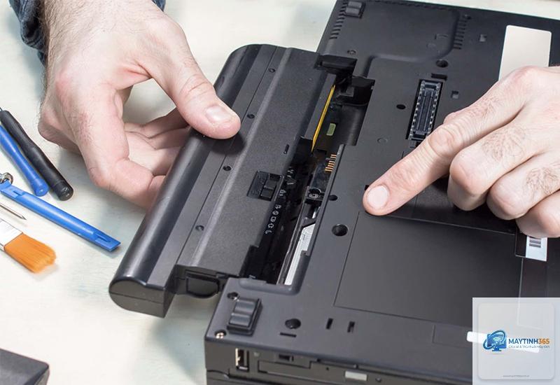 laptop nóng khi cắm sạc - Hình 5
