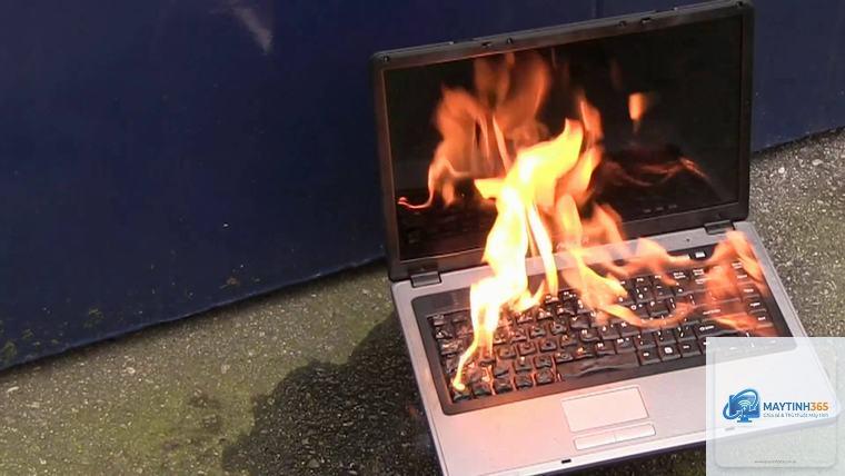 laptop nóng khi cắm sạc - Hình 1