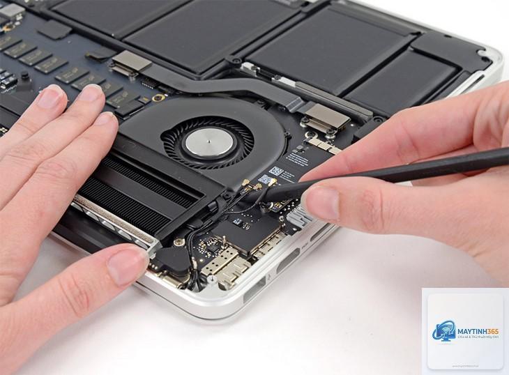 laptop quạt kêu to bất thường